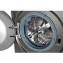 منظر من خلال الباب يظهر الحلة الداخلية المصنوعة من الستانلس ستيل